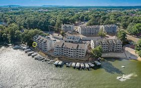 Dells Lakefront Escape - Couples Or Families