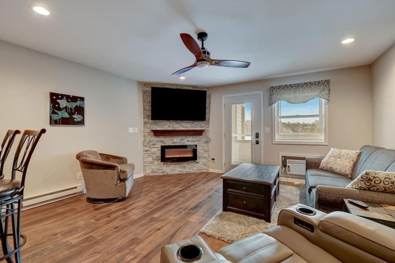 Dells Lakefront Escape - Couples Or Families Wisconsin Dells Exterior photo