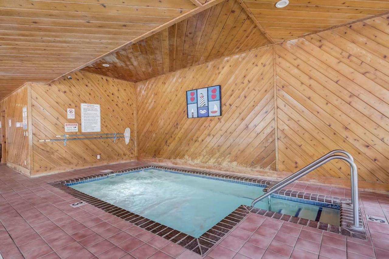 Dells Lakefront Escape - Couples Or Families Wisconsin Dells Exterior photo
