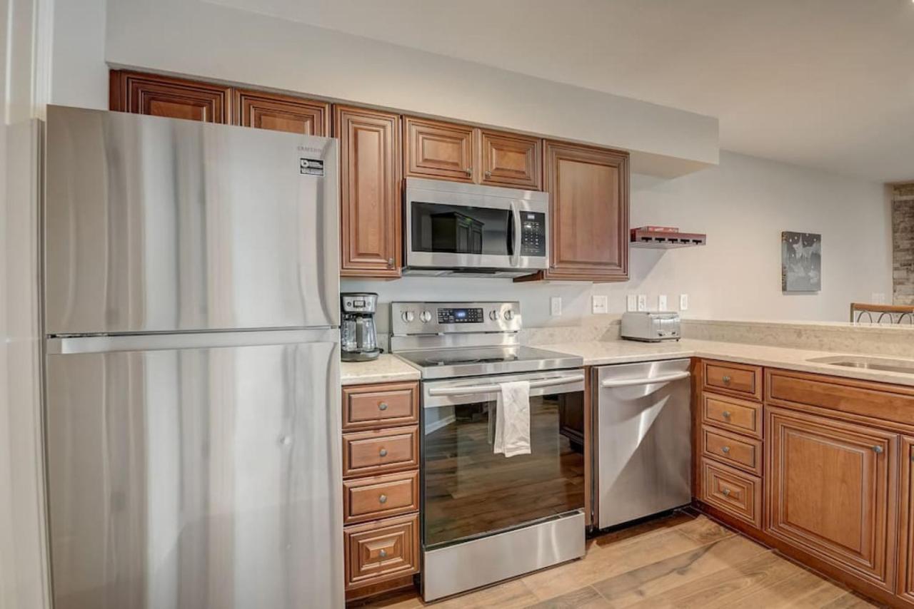 Dells Lakefront Escape - Couples Or Families Wisconsin Dells Exterior photo